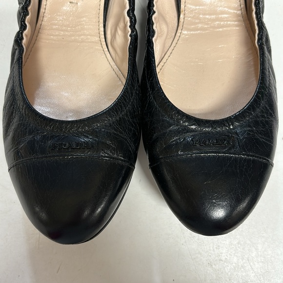 EUC PRADA logo cap toe black leather ballet flat shoes 39 - Picture 3 of 9